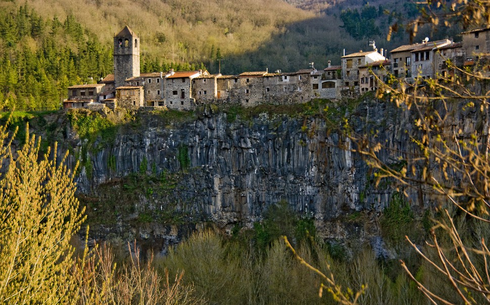 Castellfollit de la Roca. Turismo Girona