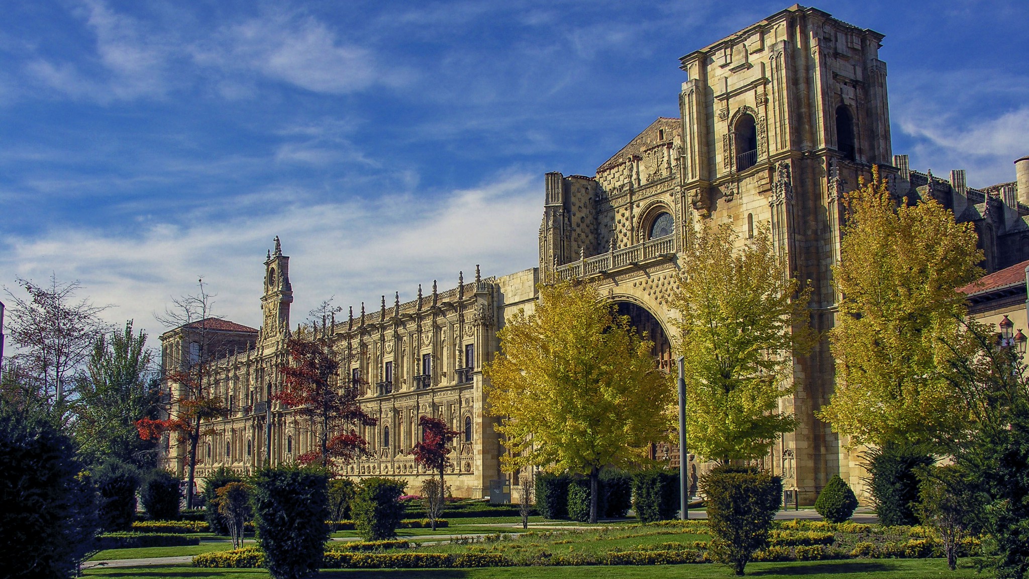Hostal de San Marcos - Catedral de León - Qué ver en León y alrededores