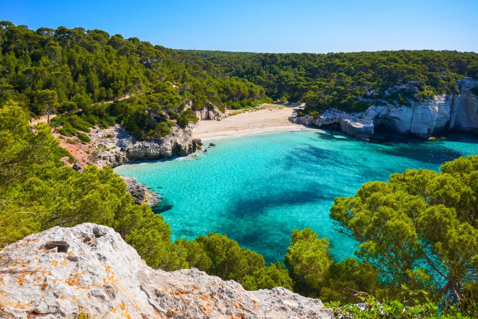 Menorca Calas -destinos fin de semana españa